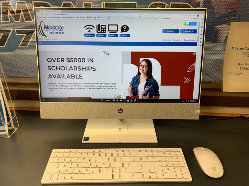HP 23" All In One Non-Touch Computer